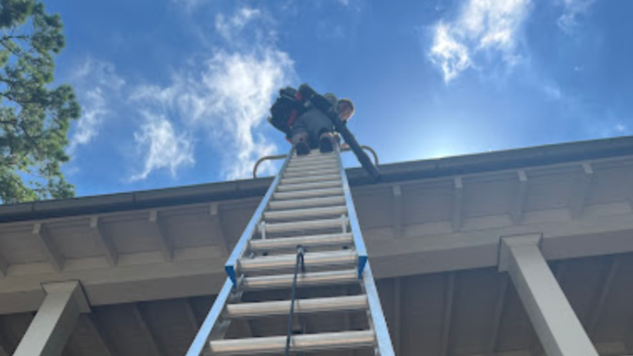 Master the Art of Gutter Cleaning in Bluffton, SC with LowCountry Gutter Cleaning Pros