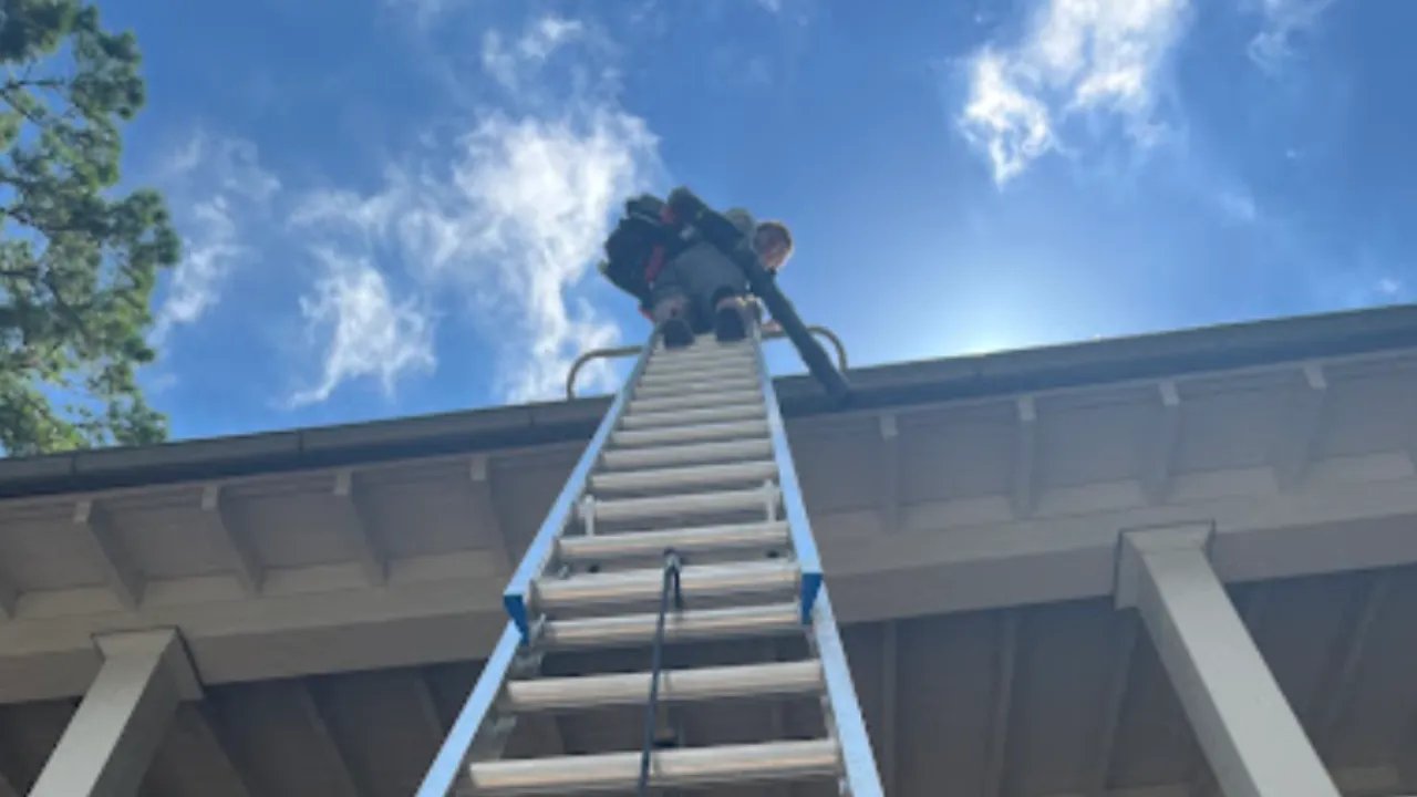 Master the Art of Gutter Cleaning in Bluffton, SC with LowCountry Exterior Cleaning Pros